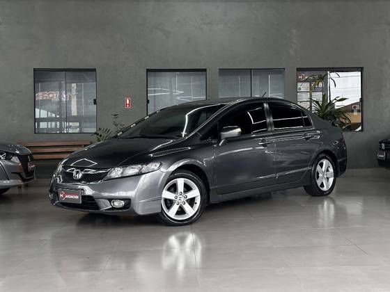 HONDA CIVIC 1.8 LXS 16V FLEX 4P AUTOMÁTICO HONDA CIVIC 1.8 LXS 16V FLEX 4P AUTOMÁTICO